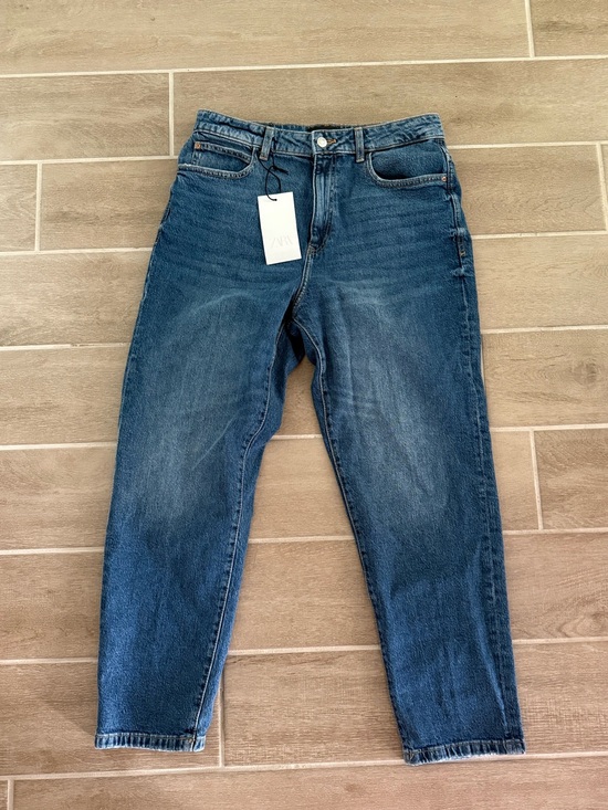 Zara Denim - Zara Women's High-Rise Mom Jeans in Medium Blue